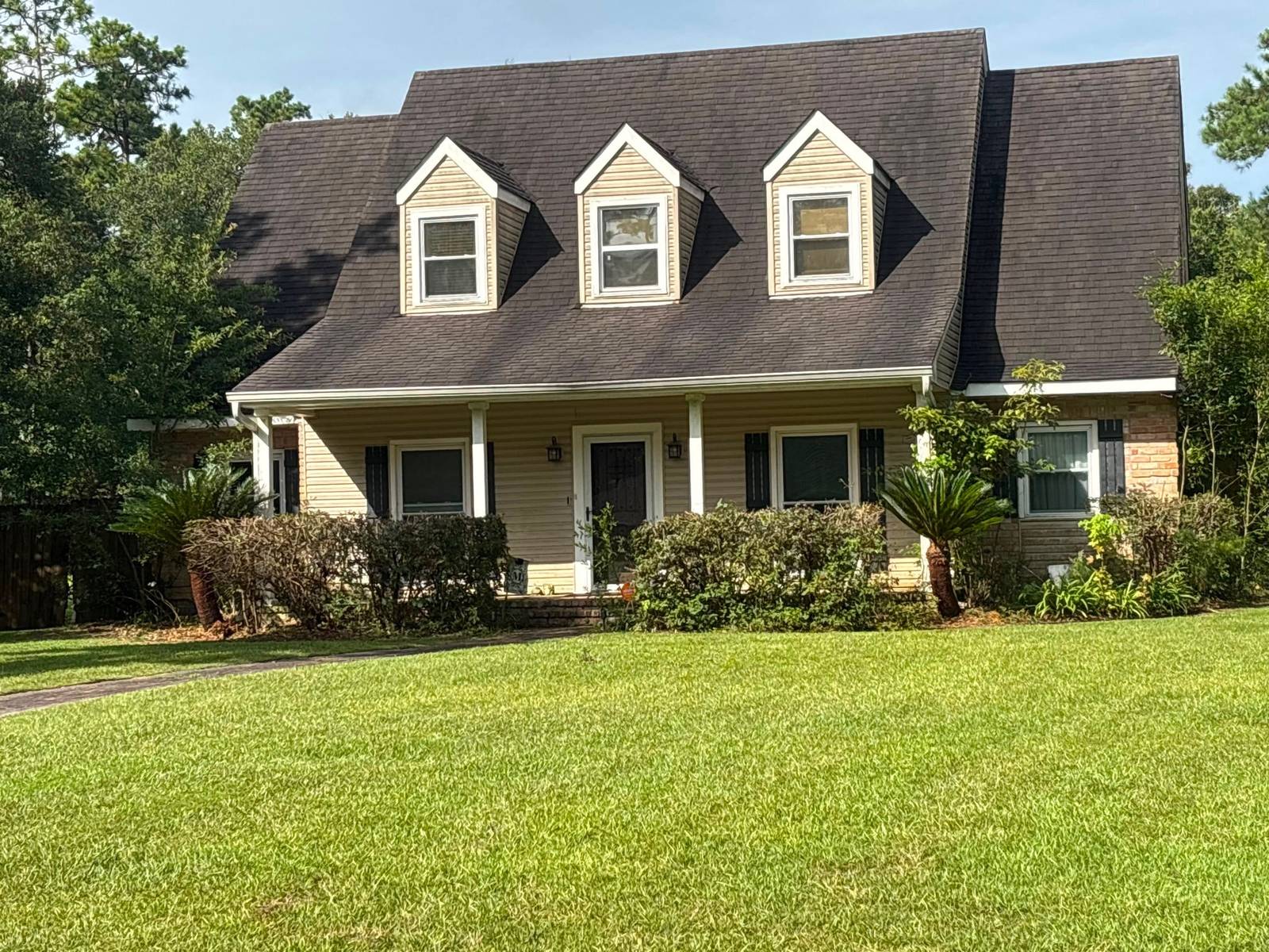 Freshly mowed front lawn in St. Tammany Parish